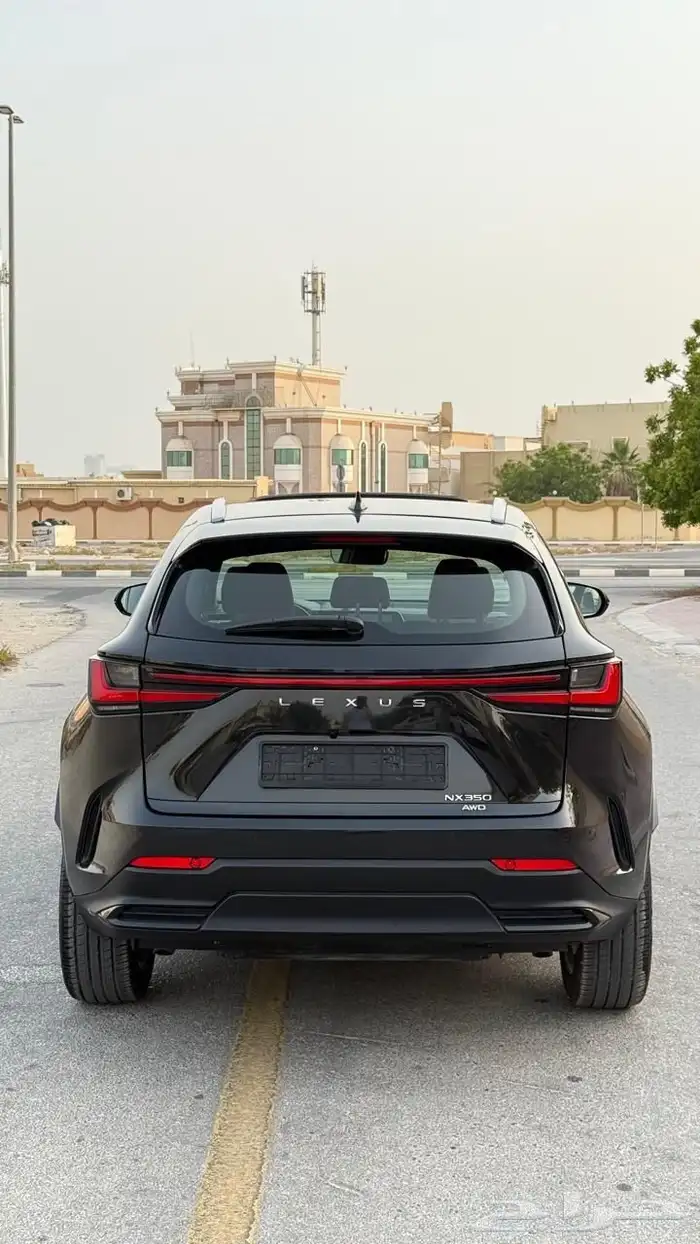 لكزس nx350 خليجي موديل 2022 موجودة بدبي 16