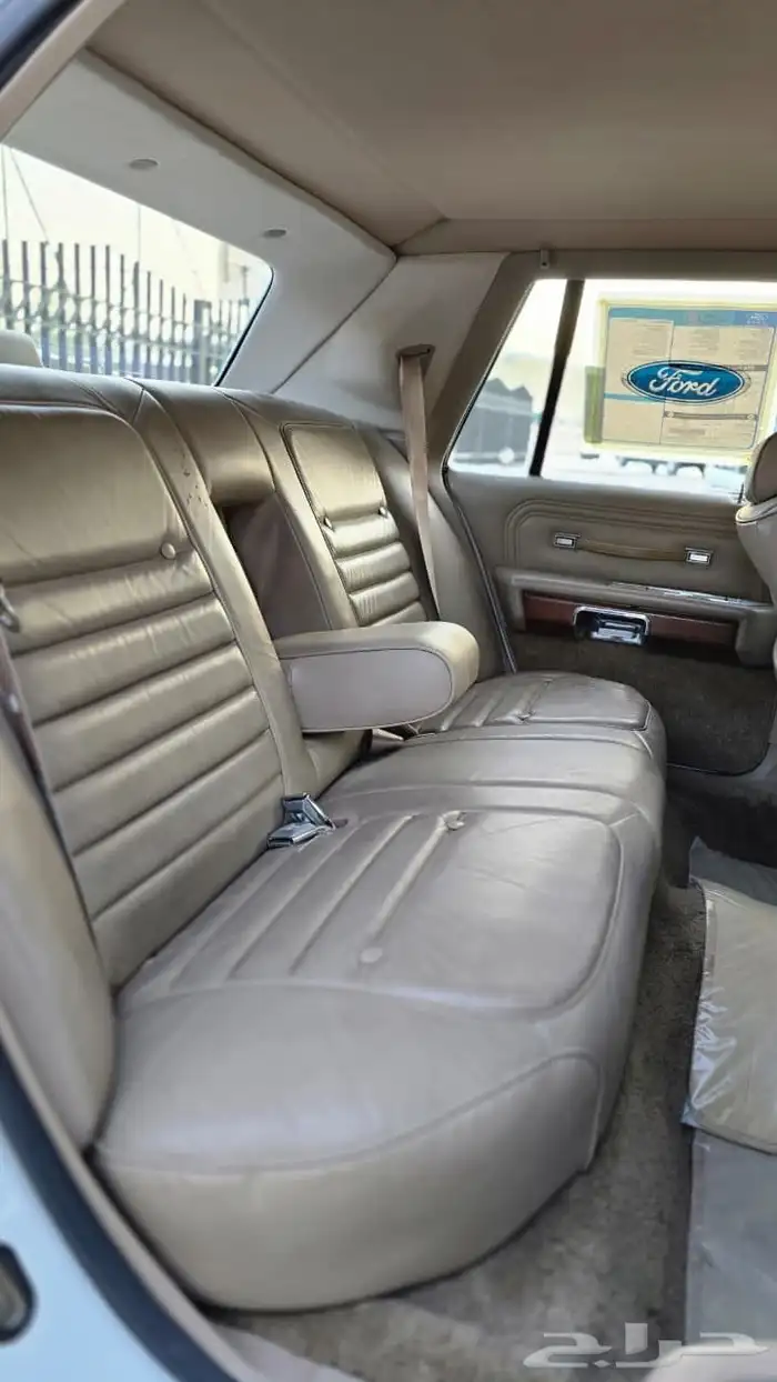 فورد فكتوريا 1990 15