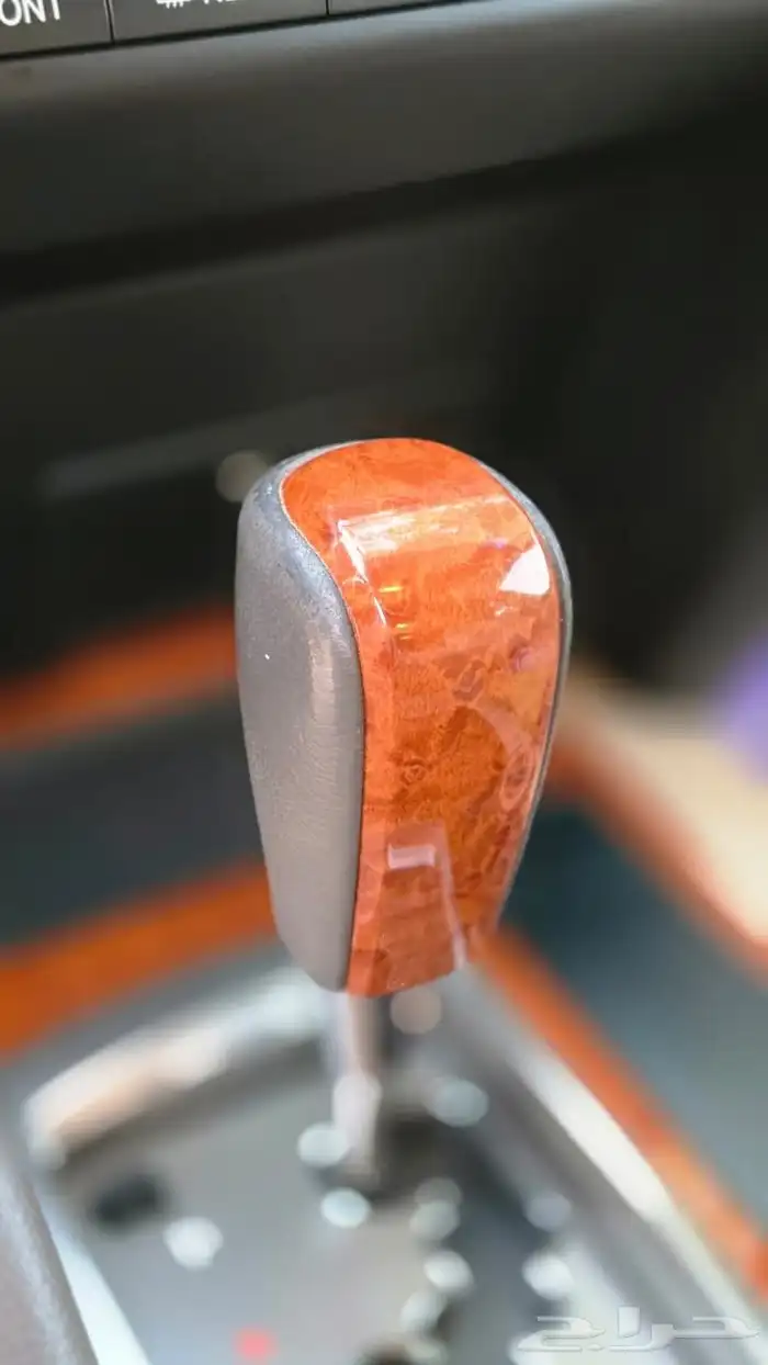 لاندكروزر 2015 بريمي مالك اول 26