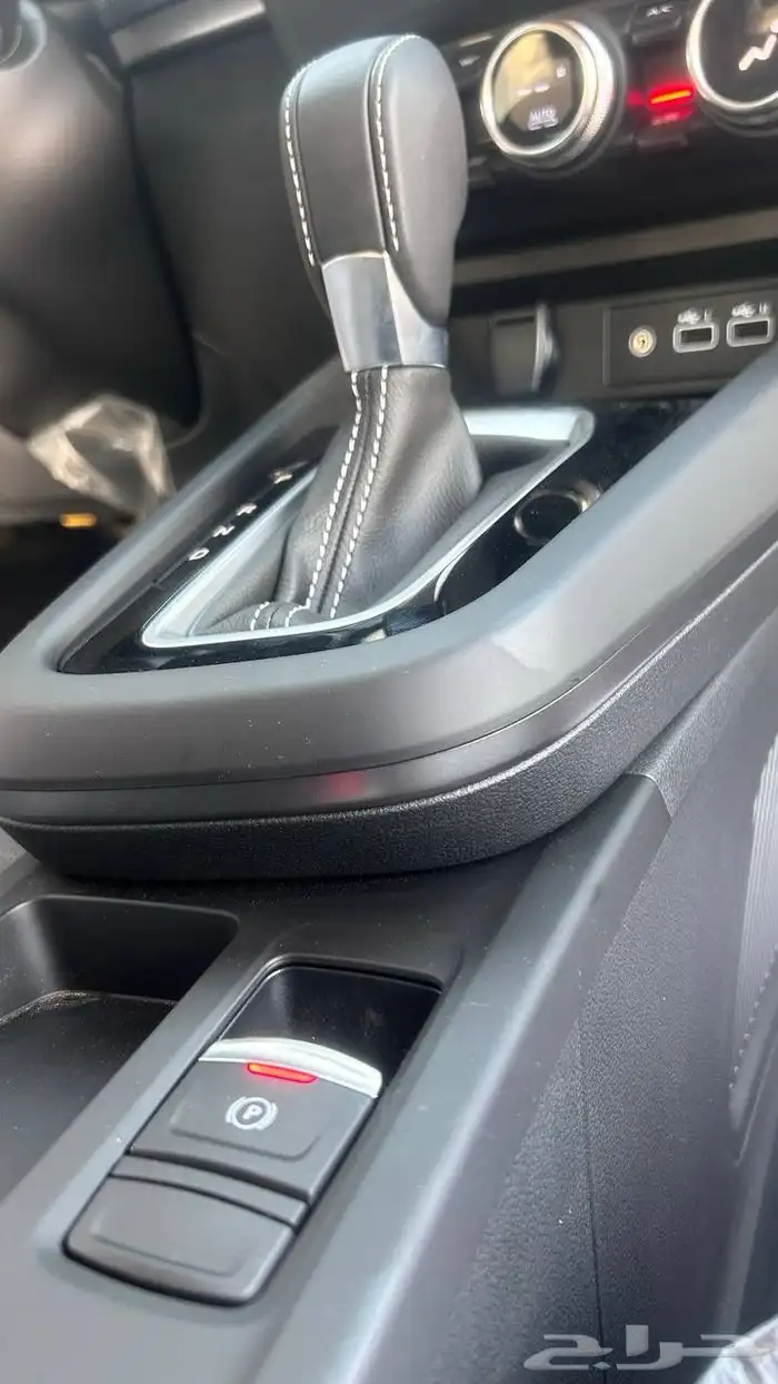 رينو اركانا E 2025 لدى شركة عبدالمجيد الخضر 11