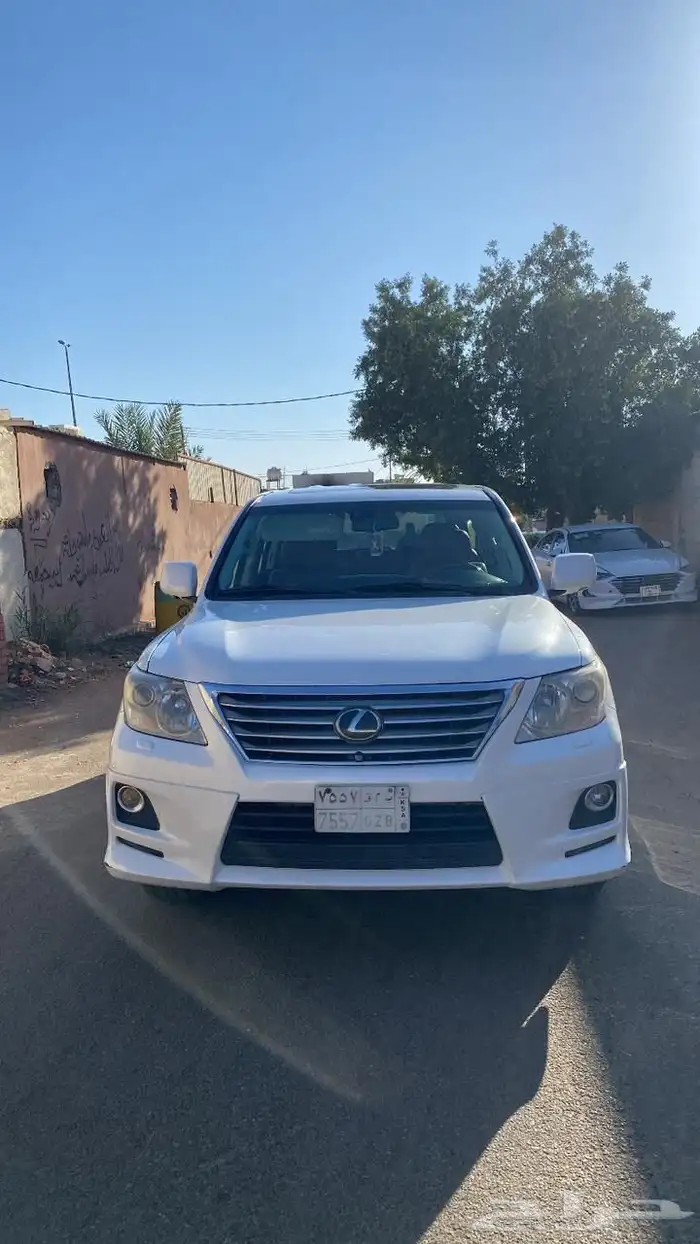 جيب لكزس 2011 فل كامل 4