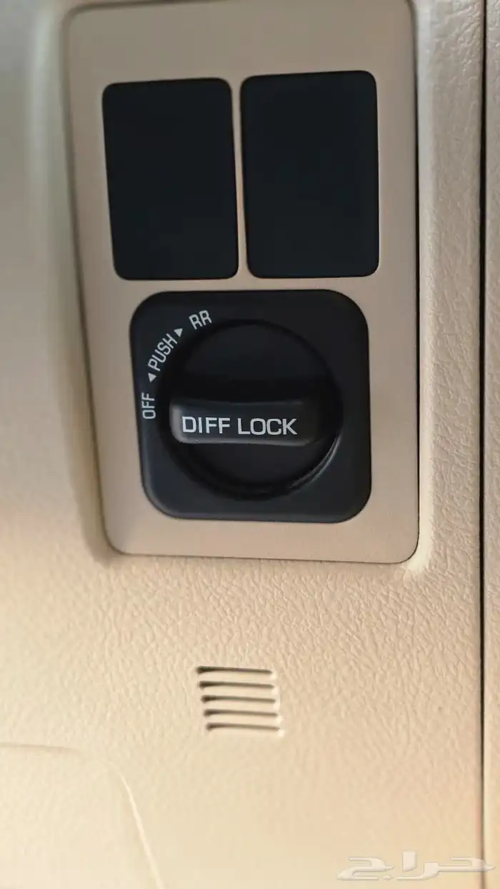 لاندكروزر 2015 بريمي مالك اول 19