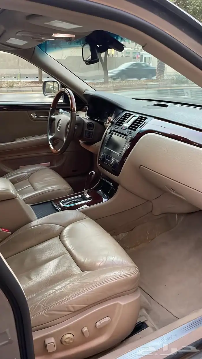 كاديلاك DTS 2006 12