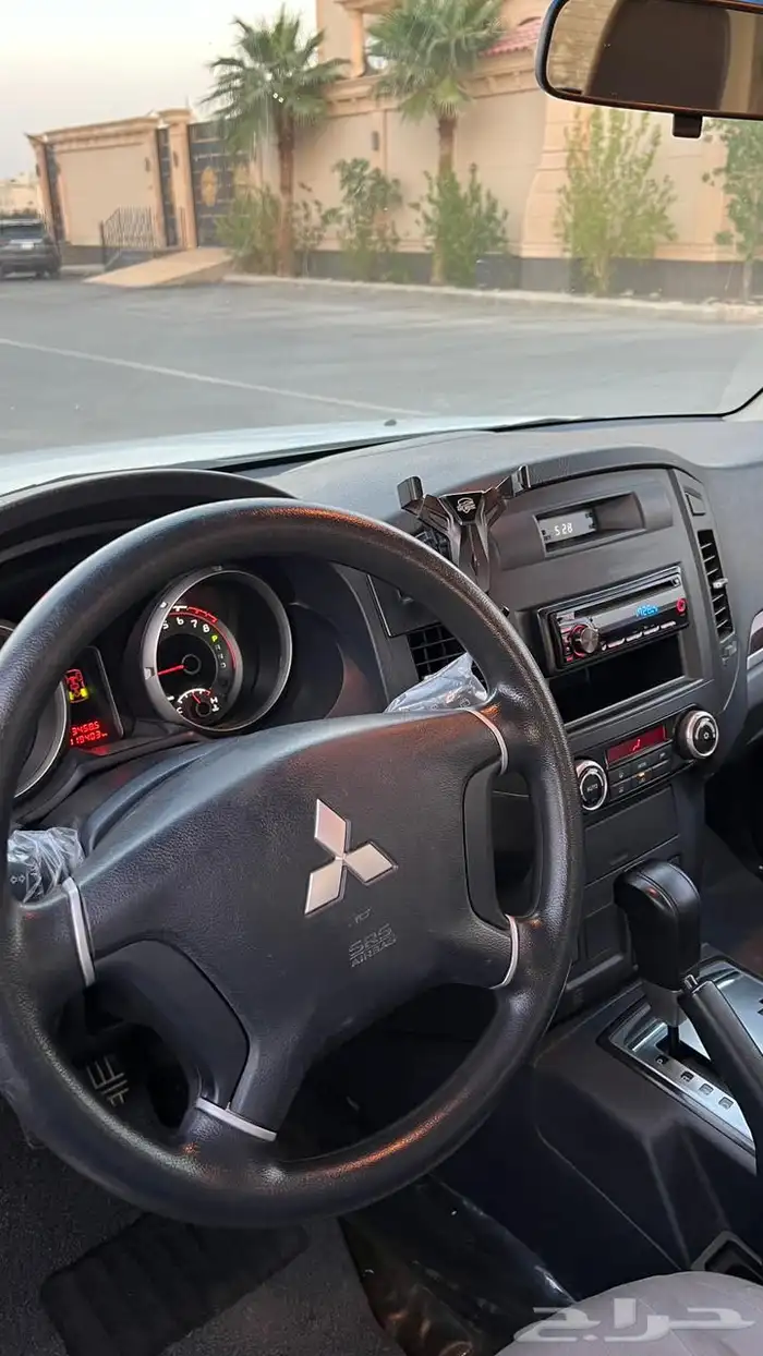 جيب باجيرو ربع 2014 ابيض 16