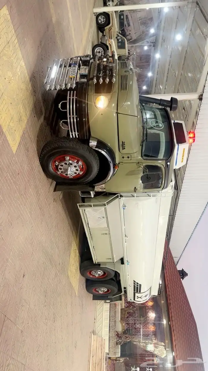 وايت مورسيدس 0