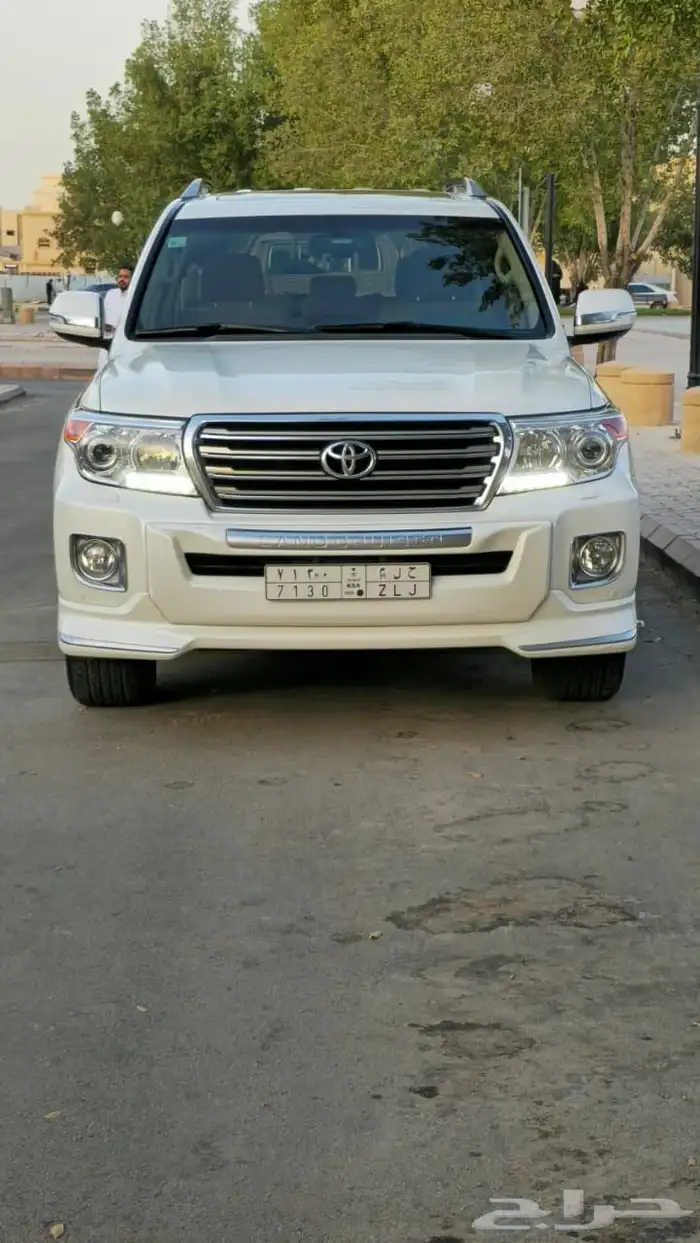 لاندكروزر 2015 بريمي مالك اول 18