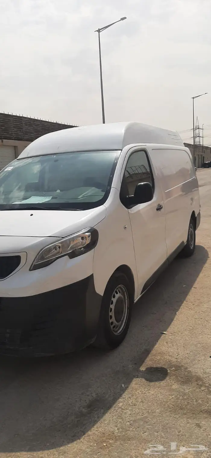 بيجو اكسبيرت يوجد فيها ثلاجة 6