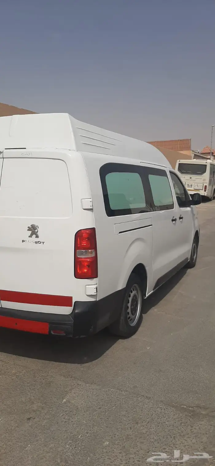 بيجو اكسبيرت يوجد فيها ثلاجة 10