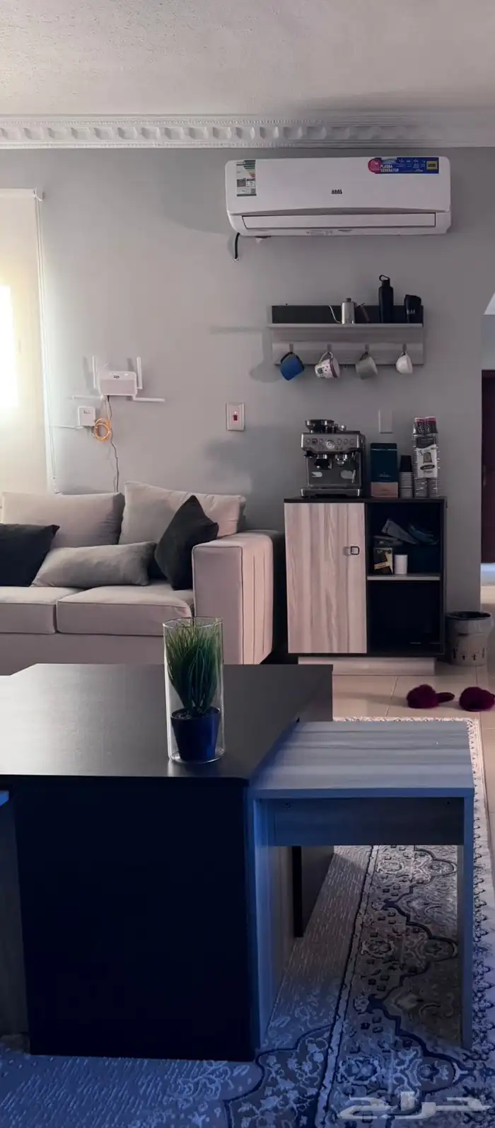 كامل أغراض الصالة   مع مكيفين شباك   فرن   ثلاجة . 0