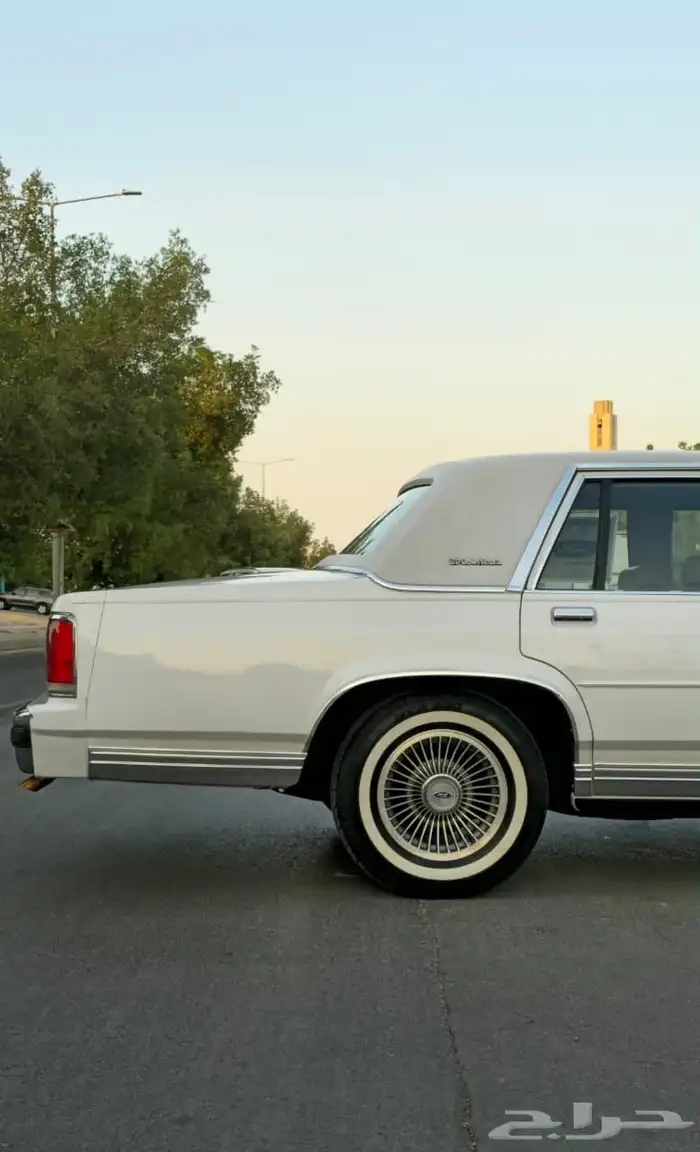 فورد فكتوريا 1990 4