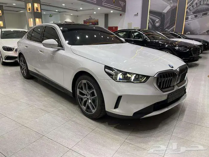 بي ام دبليو - الفئة الخامسة 520i - 2024 2