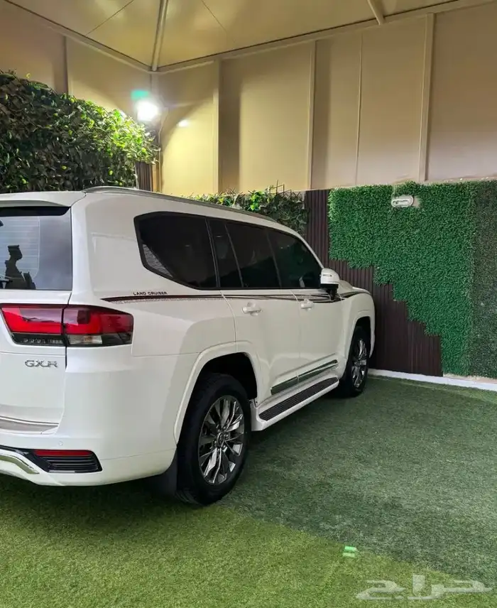 لاندكروزر 7