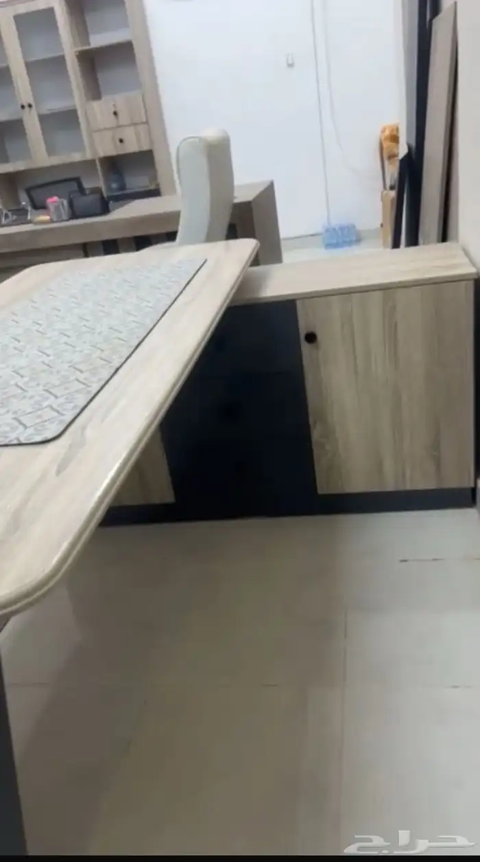 اثاث مكتب عقار 3