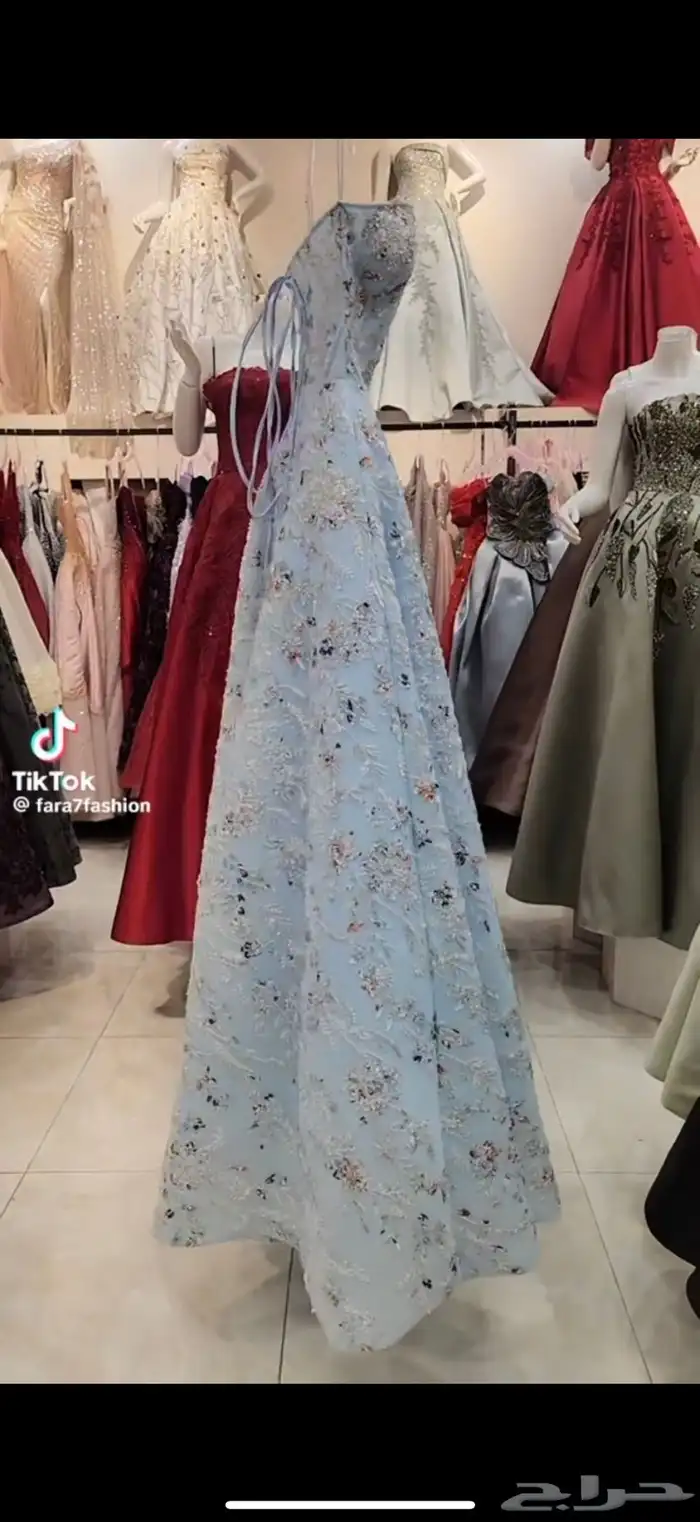 الفستان من فرح السهرات جده سعر الشراء1600مقاس ميديم 3