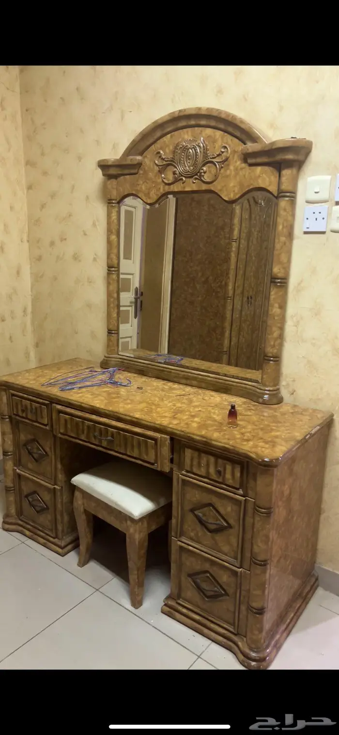 غرفة نوم قديمة للبيع 0