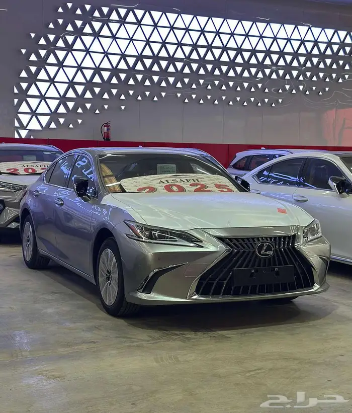 لكزس ES 250 AA سعودي تيتانيوم 2025 الاقل سعرأ 2