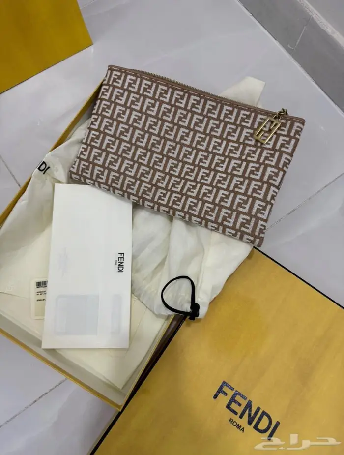 شنطه فندي مستعمله 1