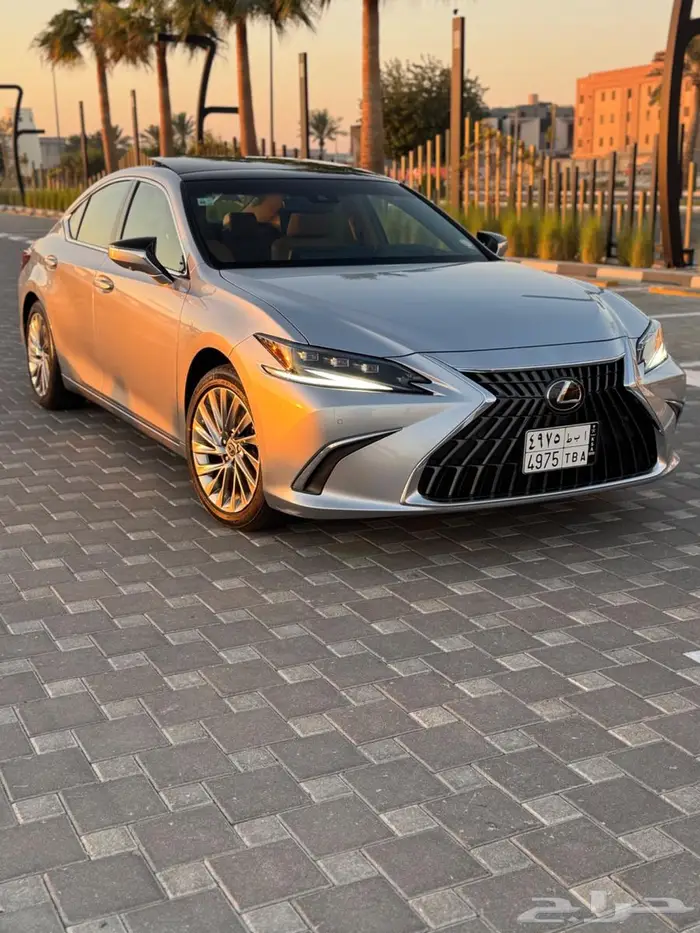2023 Lexus es350 DD 0