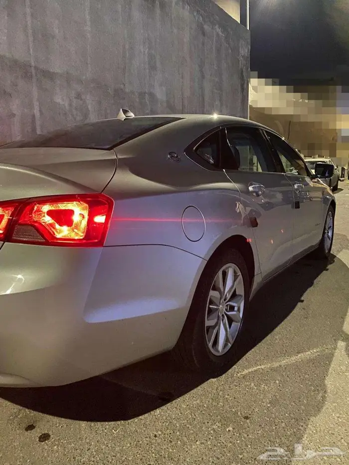 للبدل   للبيع بسياره عائليه نظيفه فقط 1