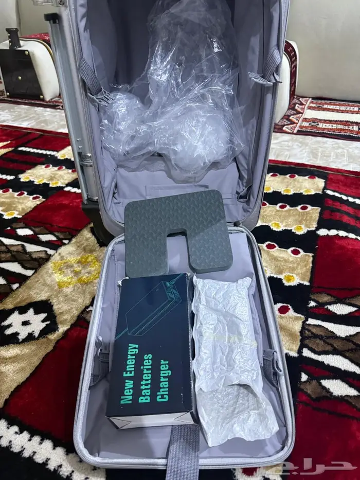 شنطه سفر إلكترونيه تتحول سكتو. 6