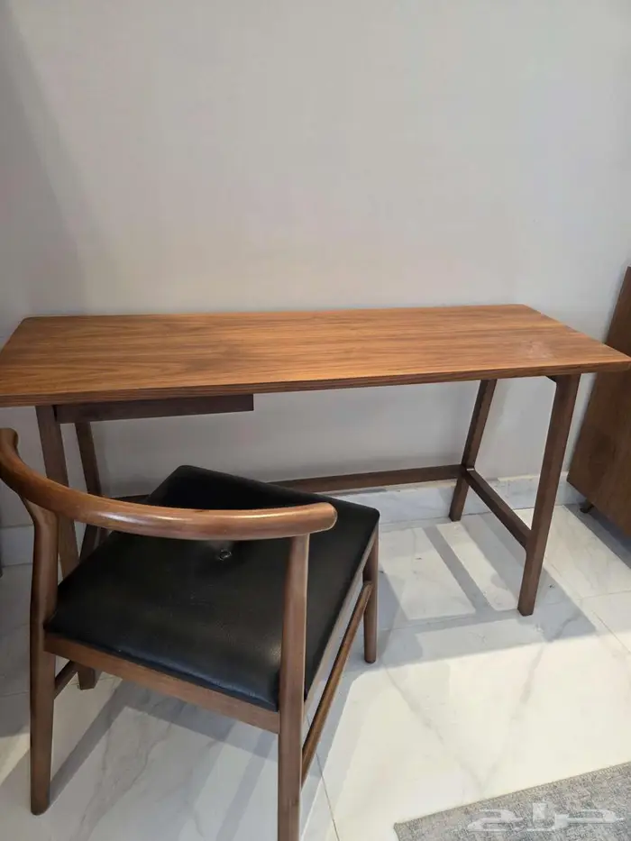 طاولة قرائه 0