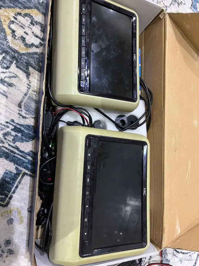 مسجل فورتشنر وفرشات و ساعه وبراغي كلها تبع فورتشنر اصليه 3