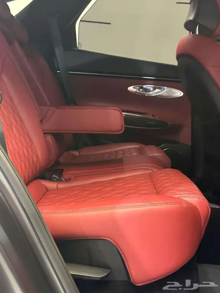 جنسس GV70 2022 31