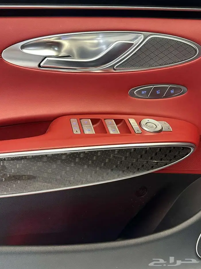 جنسس GV70 2022 36