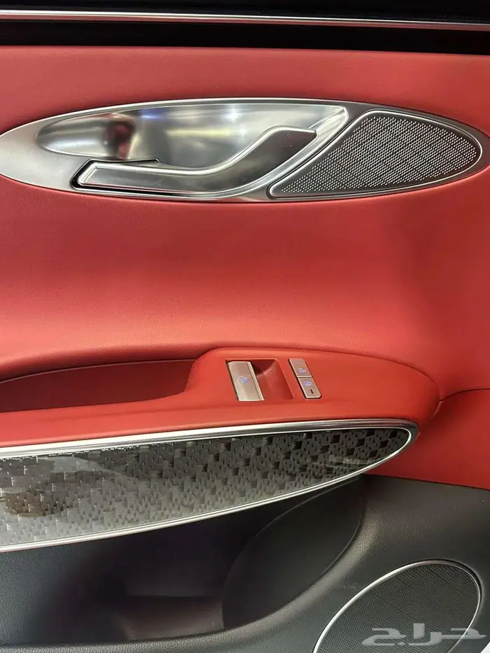 جنسس GV70 2022 38