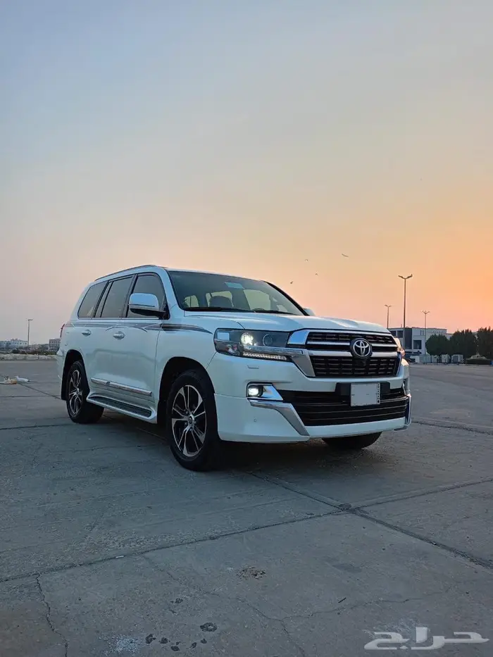 للبيع تويوتا لاندكروزر GXR 8V فل كاملGrand Touring  2021 10