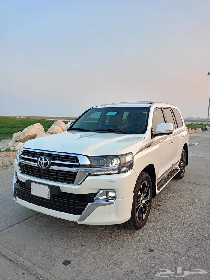 للبيع تويوتا لاندكروزر GXR 8V فل كاملGrand Touring  2021 26