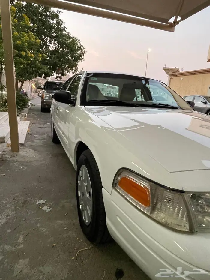 فورد كراون فكتوريا سعودي بوليسي مخزن 17