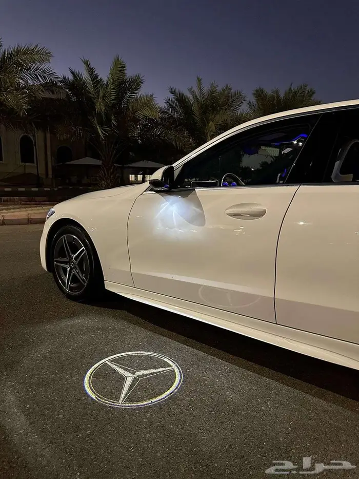 مرسيدس C300e 2023 شبه جديد 6