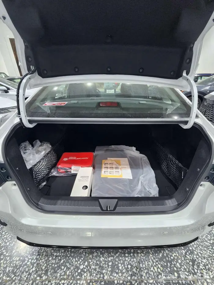 تويوتا يارس واي اكس بنزين 2026 السعر 70725 15