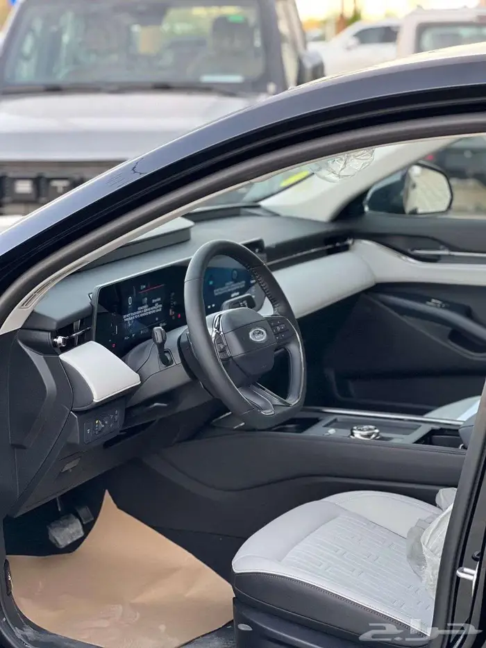 فورد تورس ترند كاش وبالتقسيط لجميع انظمه البنوك 15