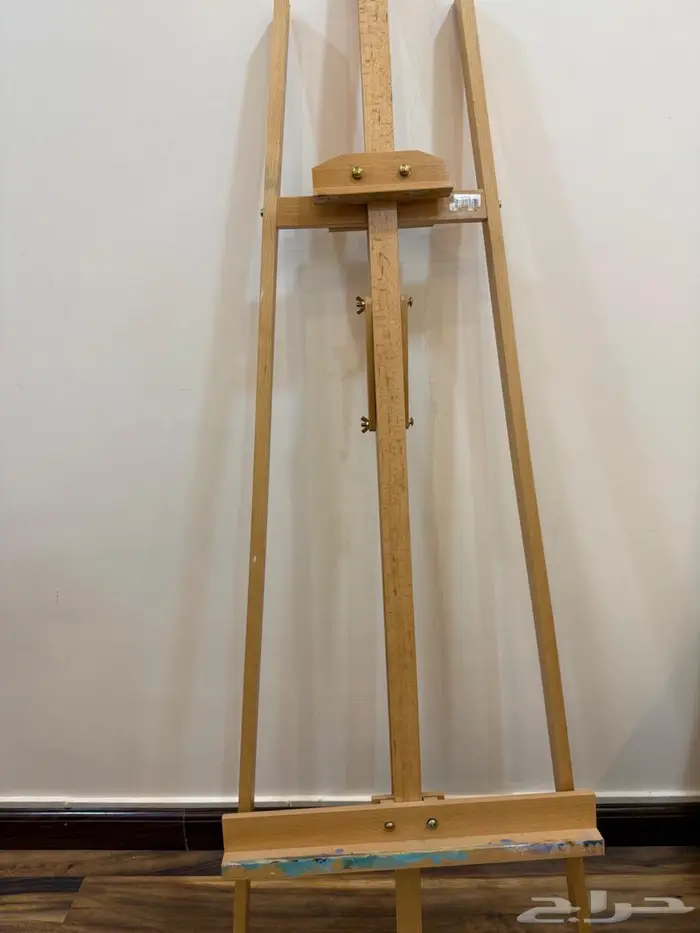 ستاند رسم خشبي 0