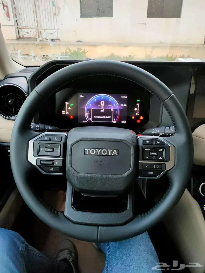 تويوتا برادو TXL 3 بنزين 2025 رصاصي غامق 7