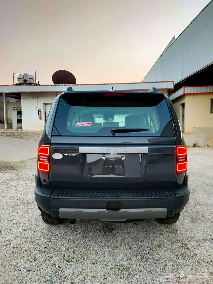 تويوتا برادو TXL 3 بنزين 2025 رصاصي غامق 5