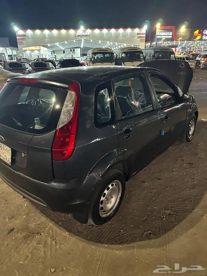 للبيع فورد فيقو 2012 3