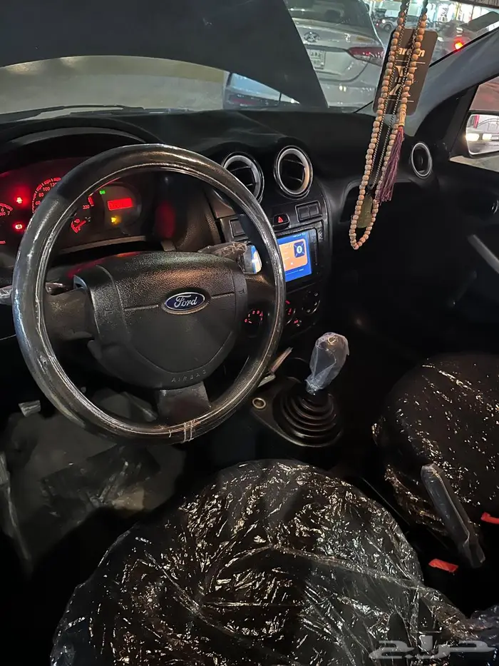 للبيع فورد فيقو 2012 1