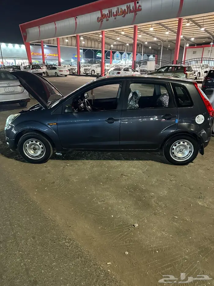 للبيع فورد فيقو 2012 6