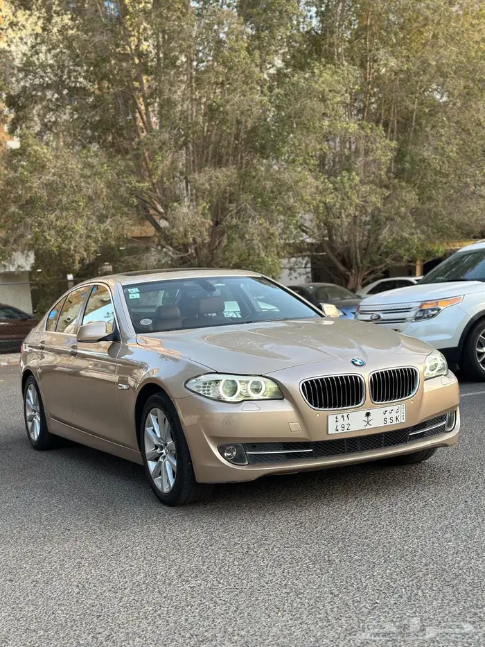 قطع للبيع واجهة وخلفية شمعات BMW F10 523 2011 0