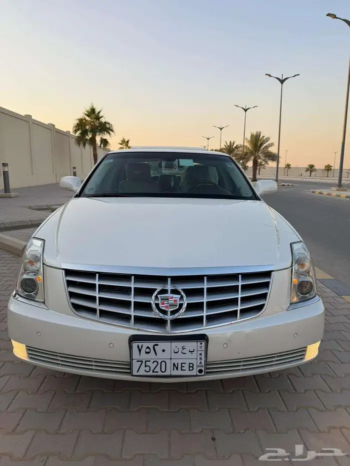 كاديلاك DTS نظيف جدا وكاله 12