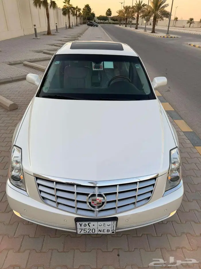 كاديلاك DTS نظيف جدا وكاله 1