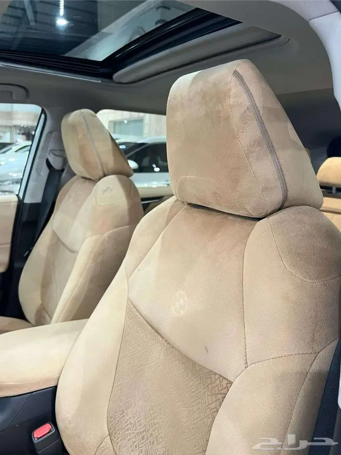 تويوتا راف فور 2023 فل كامل شبه جديد ( عبداللطيف جميل ) 7