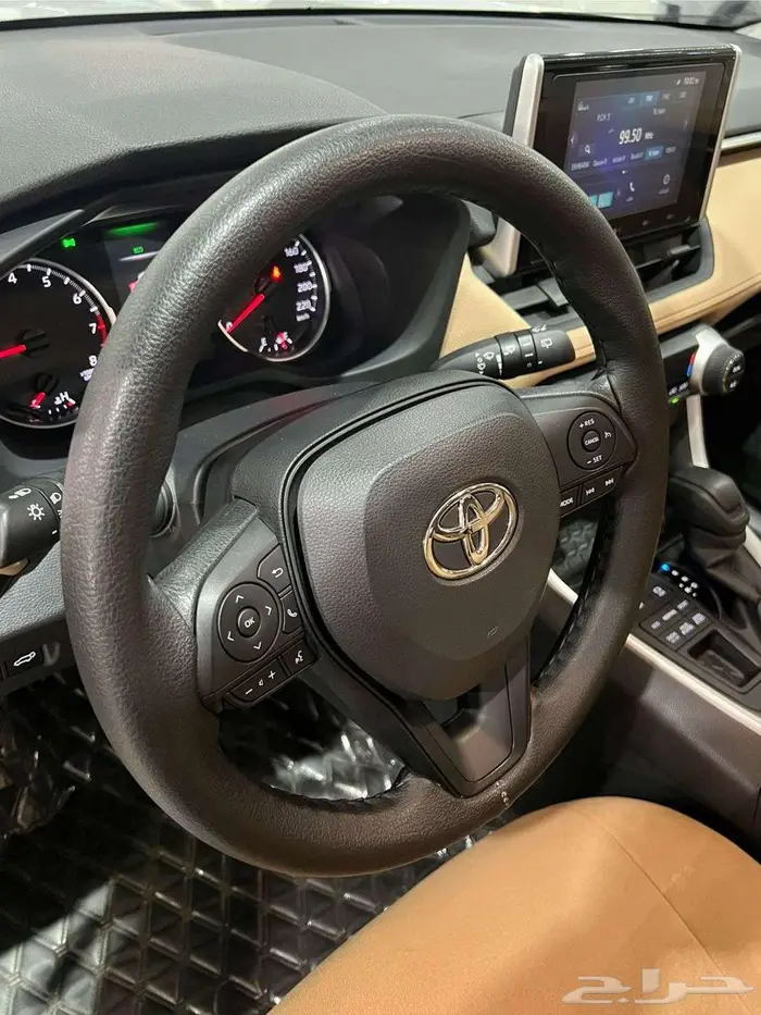 تويوتا راف فور 2023 فل كامل شبه جديد ( عبداللطيف جميل ) 4