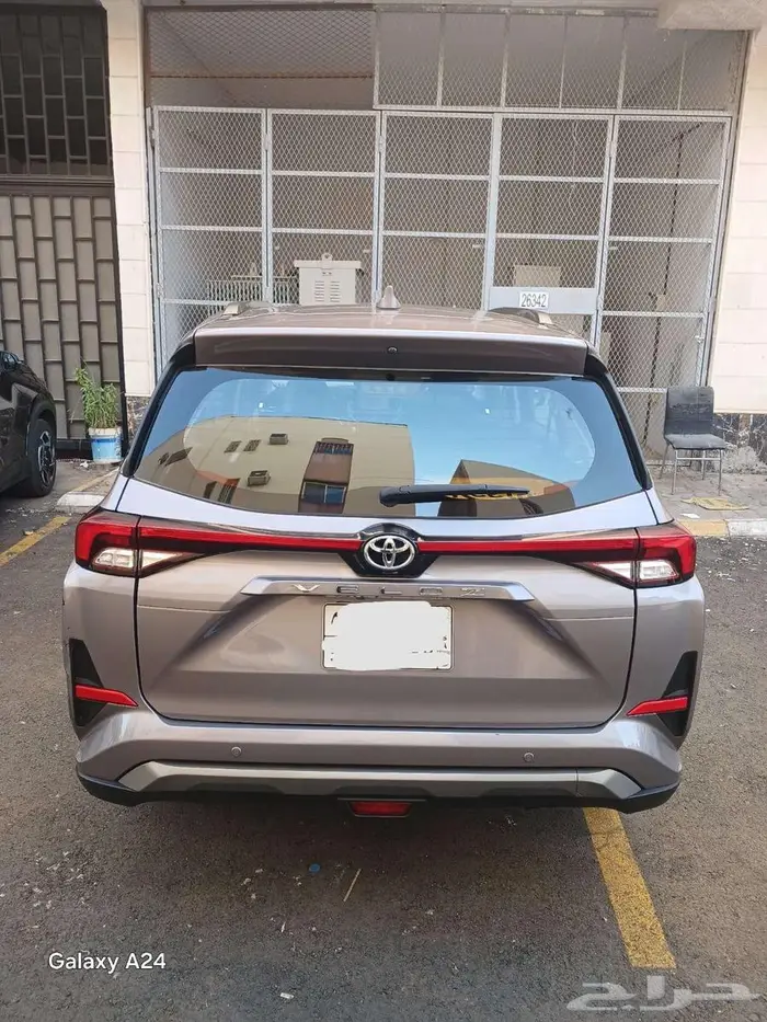 تويوتا فيلوزا 2024 م 7 مقاعد للتنازل بدون مقابل 8