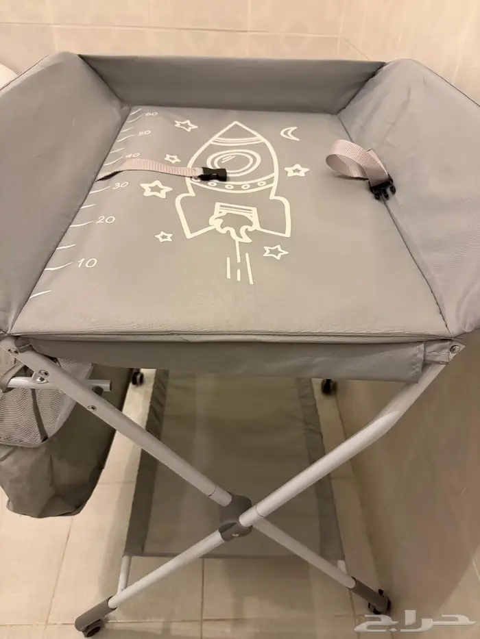 طاولة تغيير حفاظات الأطفال 10
