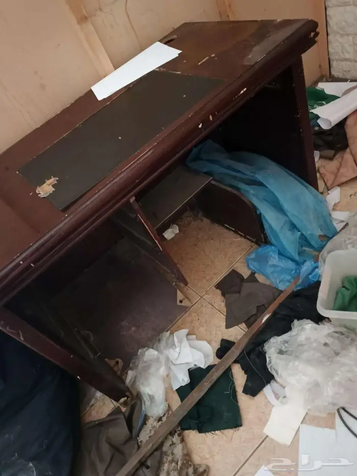 طاولتين ثقيلات حق كمبيوترات وارفف 8