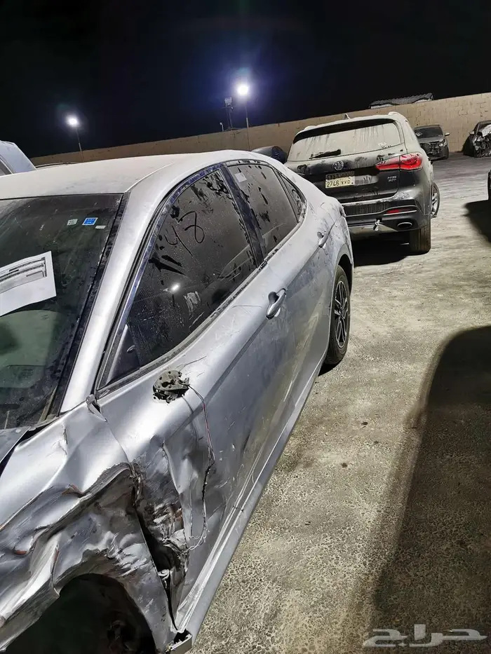 كامري 2022 استاندر مصدوم للبيع 3